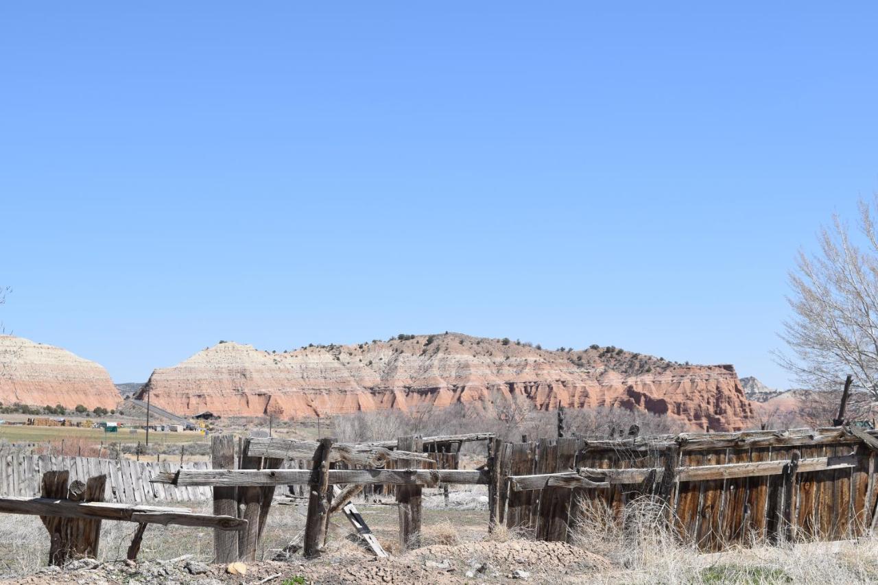 Log Cottages At Bryce Canyon #2 卡农维尔 外观 照片