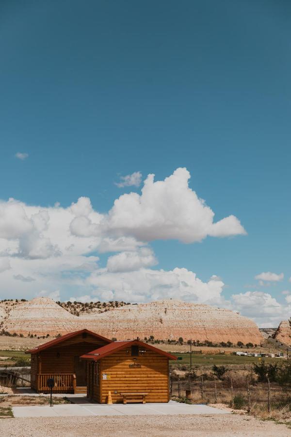 Log Cottages At Bryce Canyon #2 卡农维尔 外观 照片